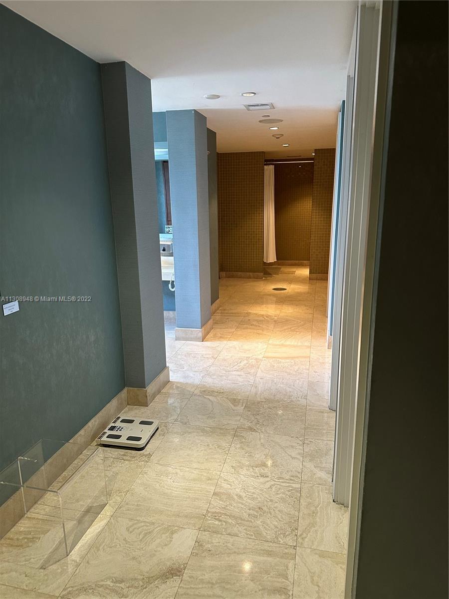 Ver detalles 1804 3 / 4 2558 sq. ft. $ 2022-12-27 0 foto