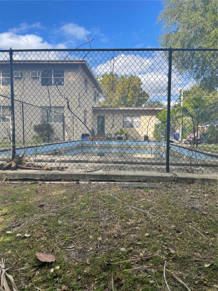 See details / 2456 sq. ft. $ 2022-11-29 0 Photo