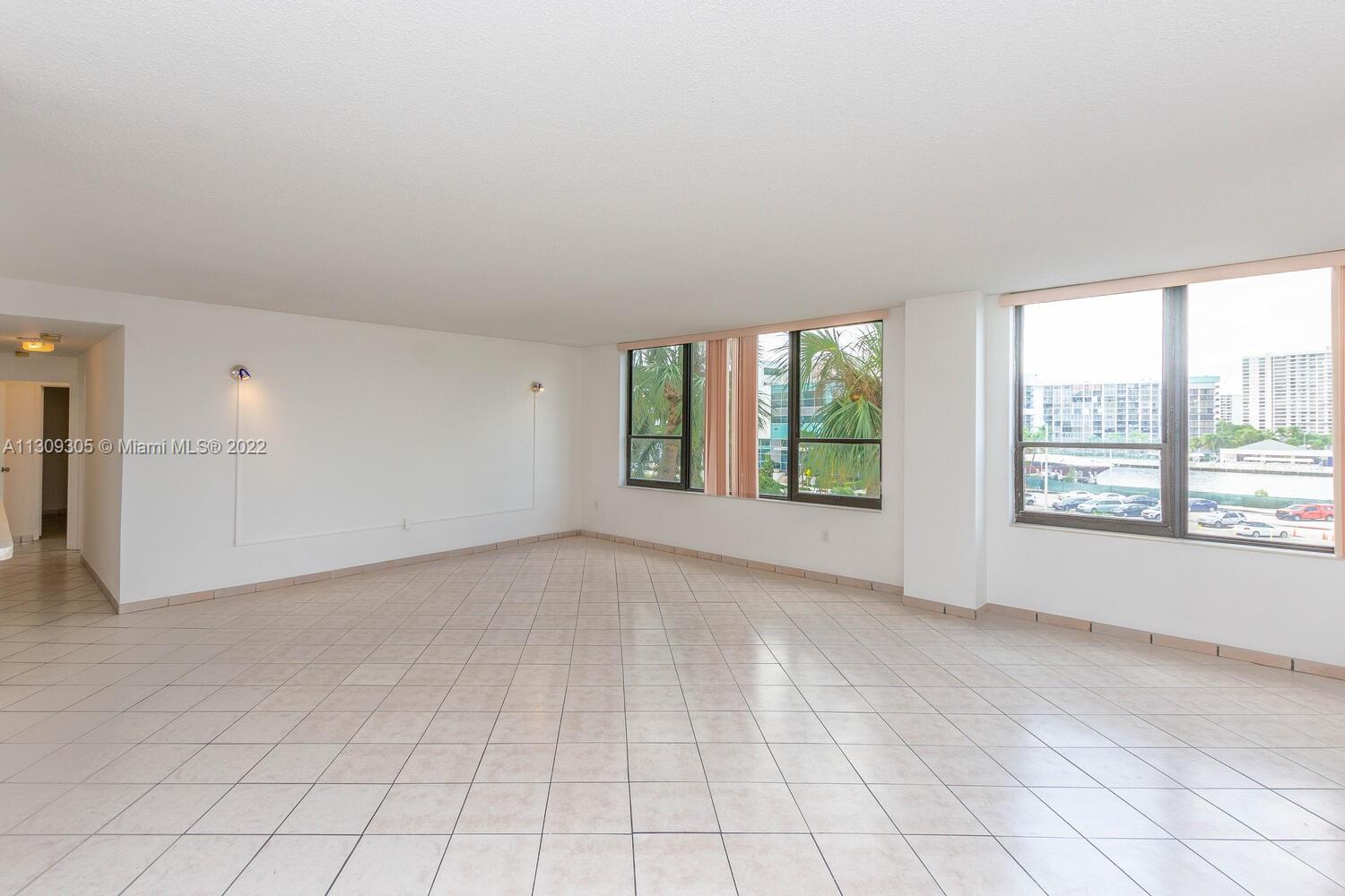 Photo of 3505 Ocean Dr #305, Hollywood, Florida, 33019 -
