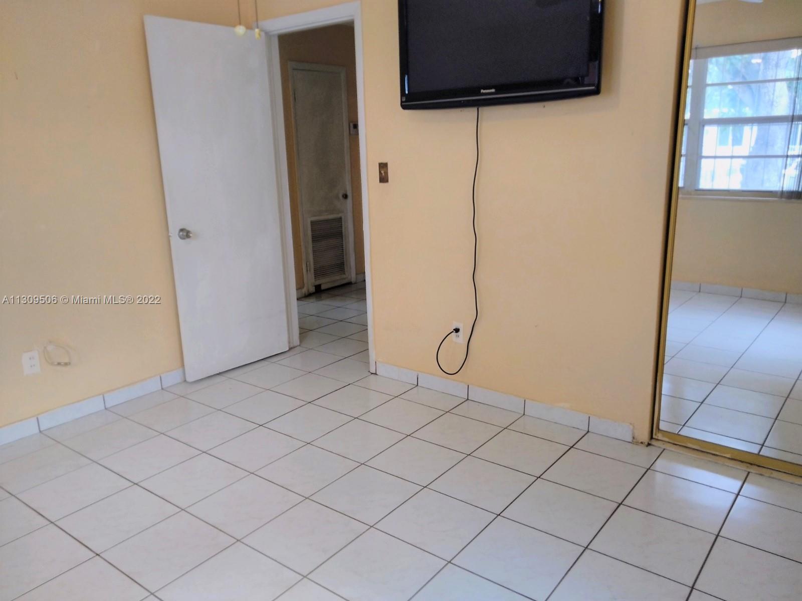 Ver detalles 515 2 / 1 1170 sq. ft. $ 2022-12-05 0 foto