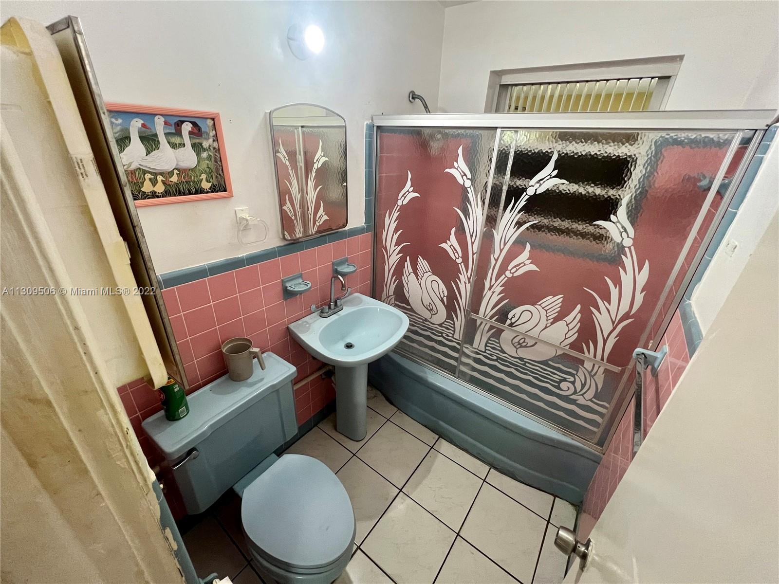 Ver detalles 515 2 / 1 1170 sq. ft. $ 2022-12-05 0 foto