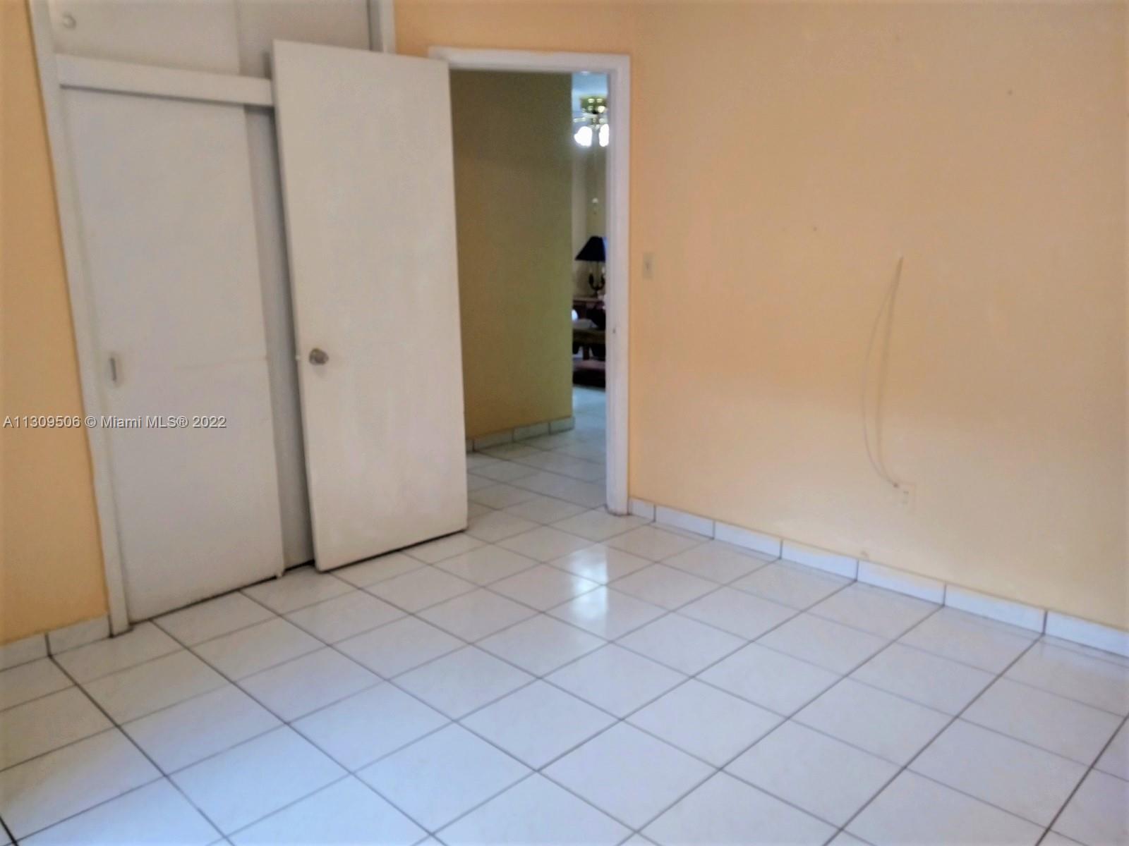 Ver detalles 515 2 / 1 1170 sq. ft. $ 2022-12-05 0 foto