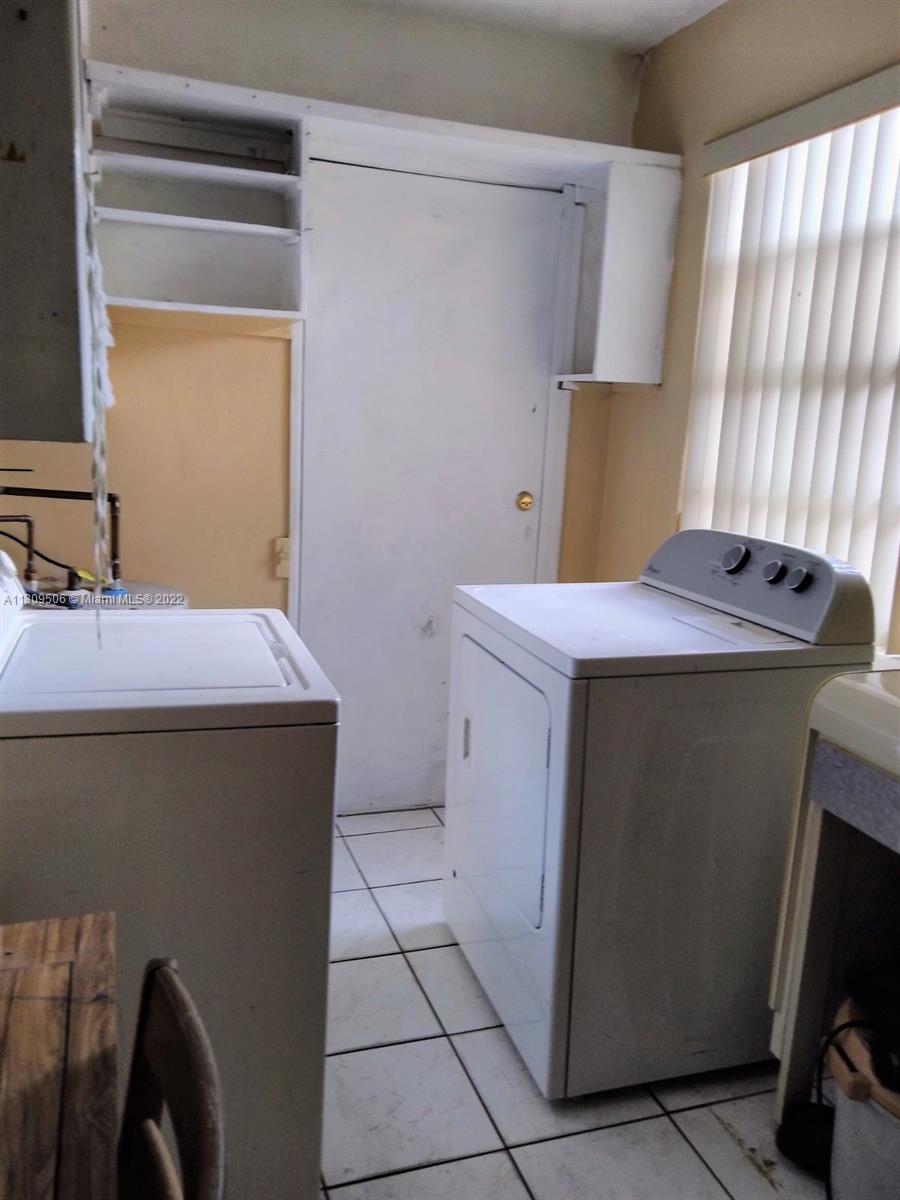 Ver detalles 515 2 / 1 1170 sq. ft. $ 2022-12-05 0 foto