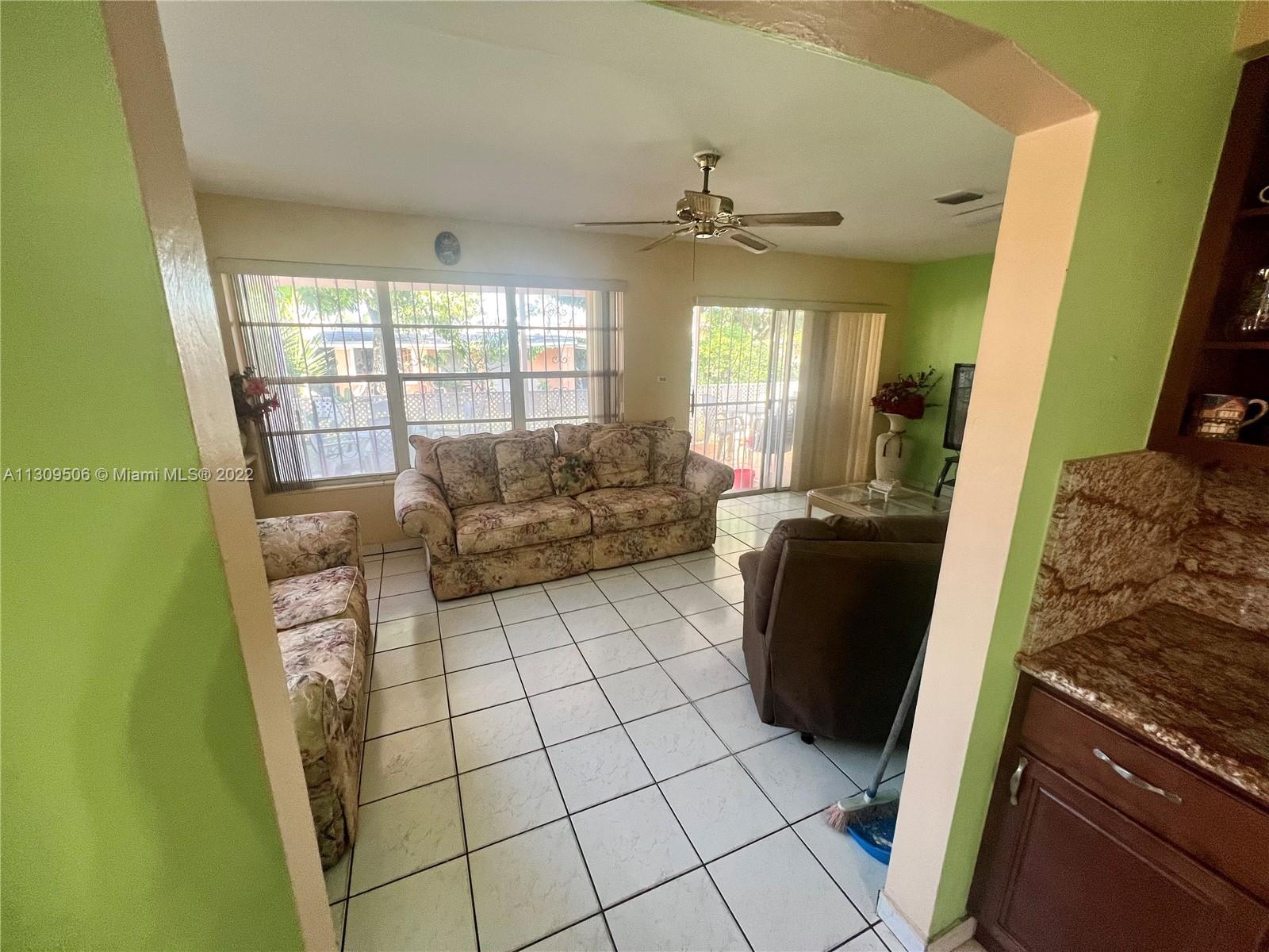 Ver detalles 515 2 / 1 1170 sq. ft. $ 2022-12-05 0 foto