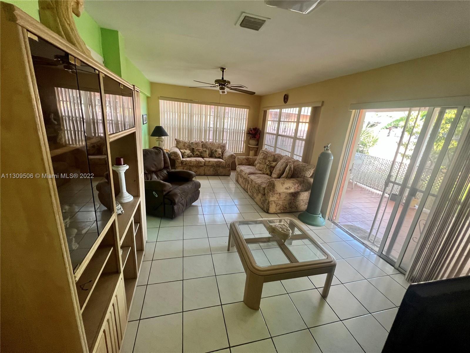 Ver detalles 515 2 / 1 1170 sq. ft. $ 2022-12-05 0 foto