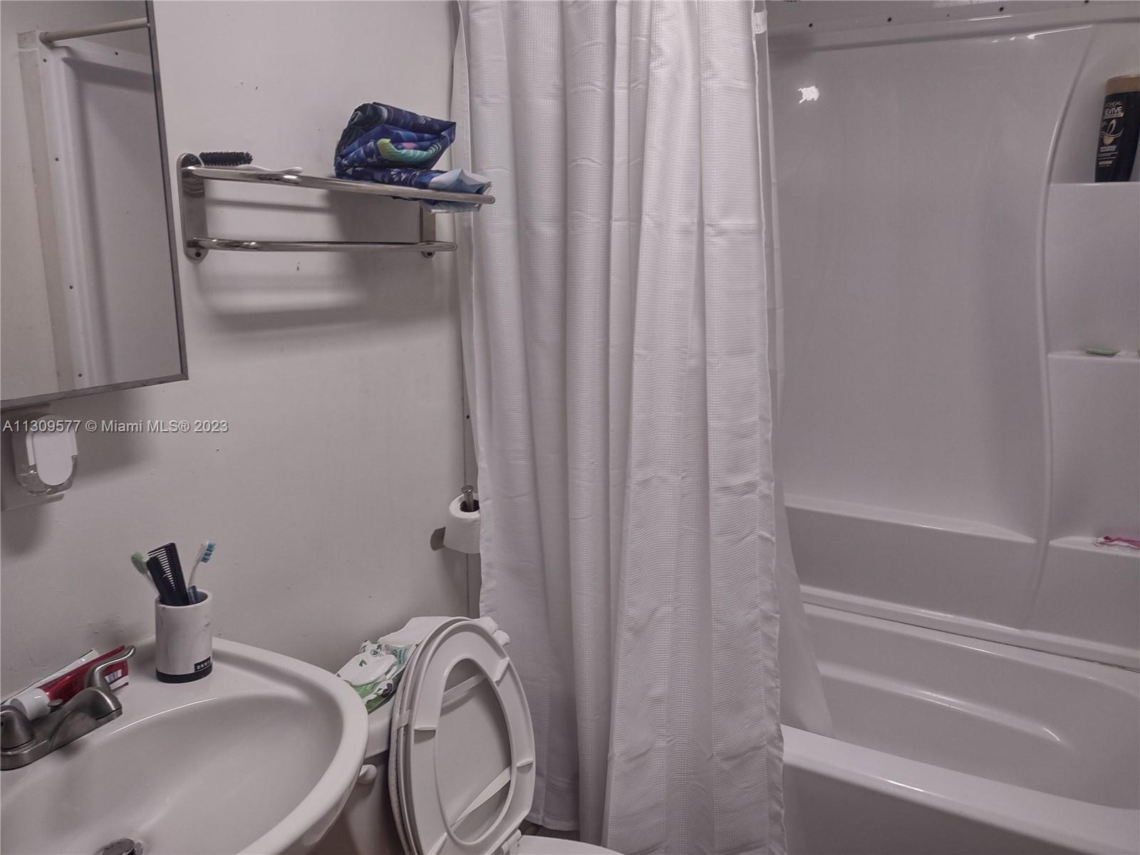 See details / 1966 sq. ft. $ 2023-01-30 0 Photo