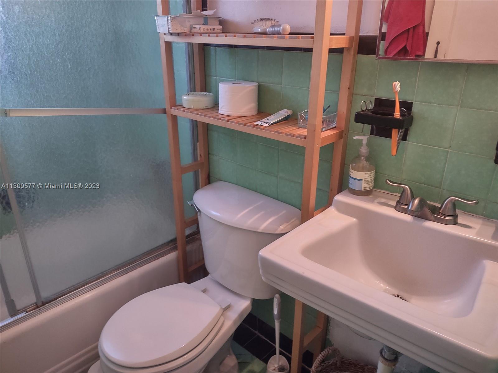 See details / 1966 sq. ft. $ 2023-01-30 0 Photo