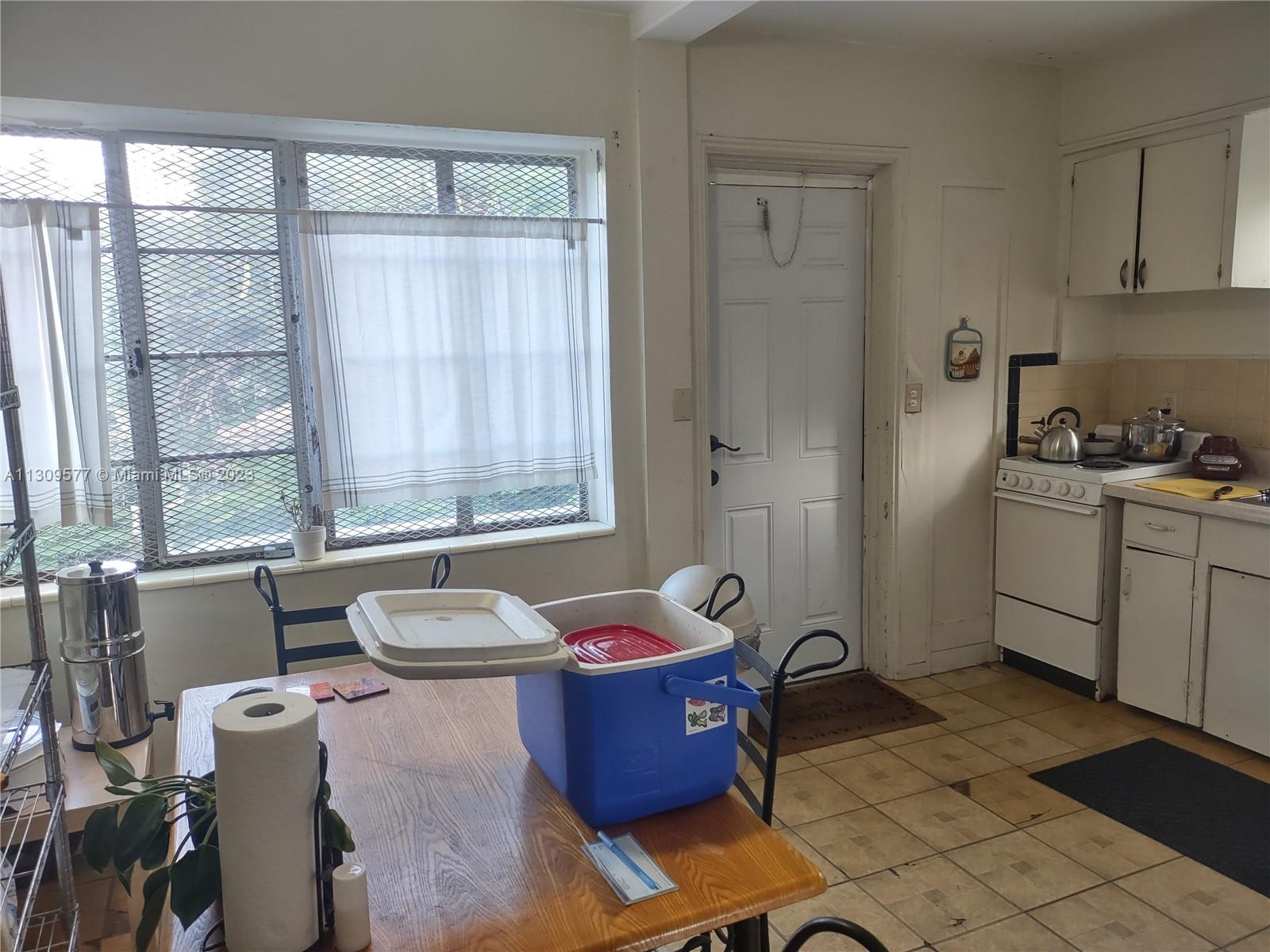 See details / 1966 sq. ft. $ 2023-01-30 0 Photo