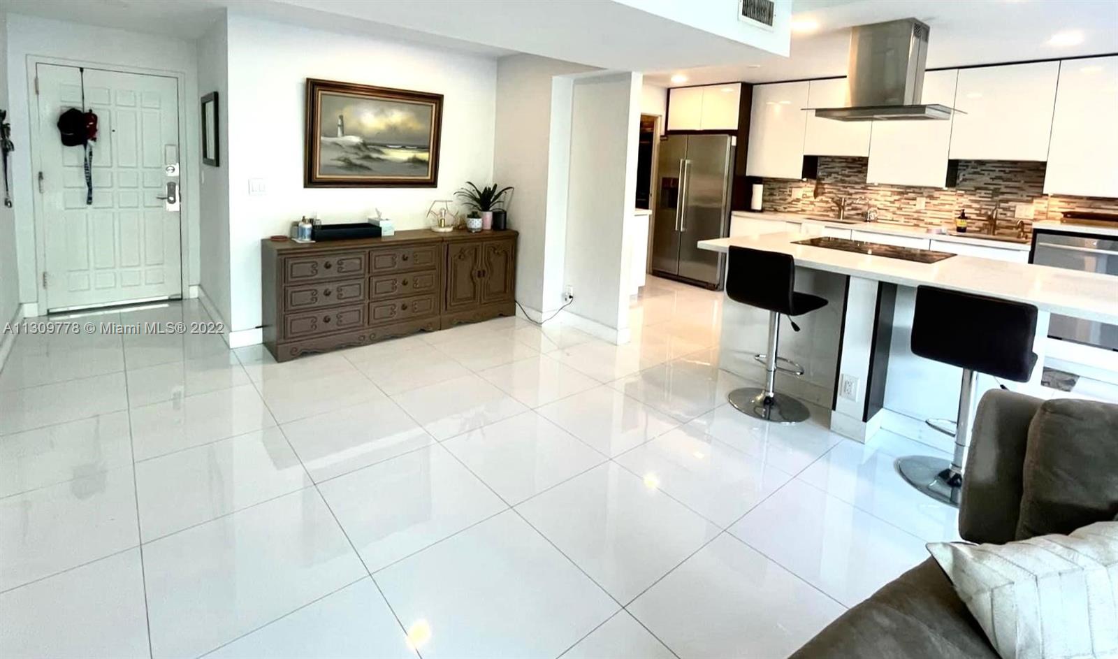Photo of 2049 Ocean Dr #207, Hallandale Beach, Florida, 33009 - Entrance/Kitchen Area