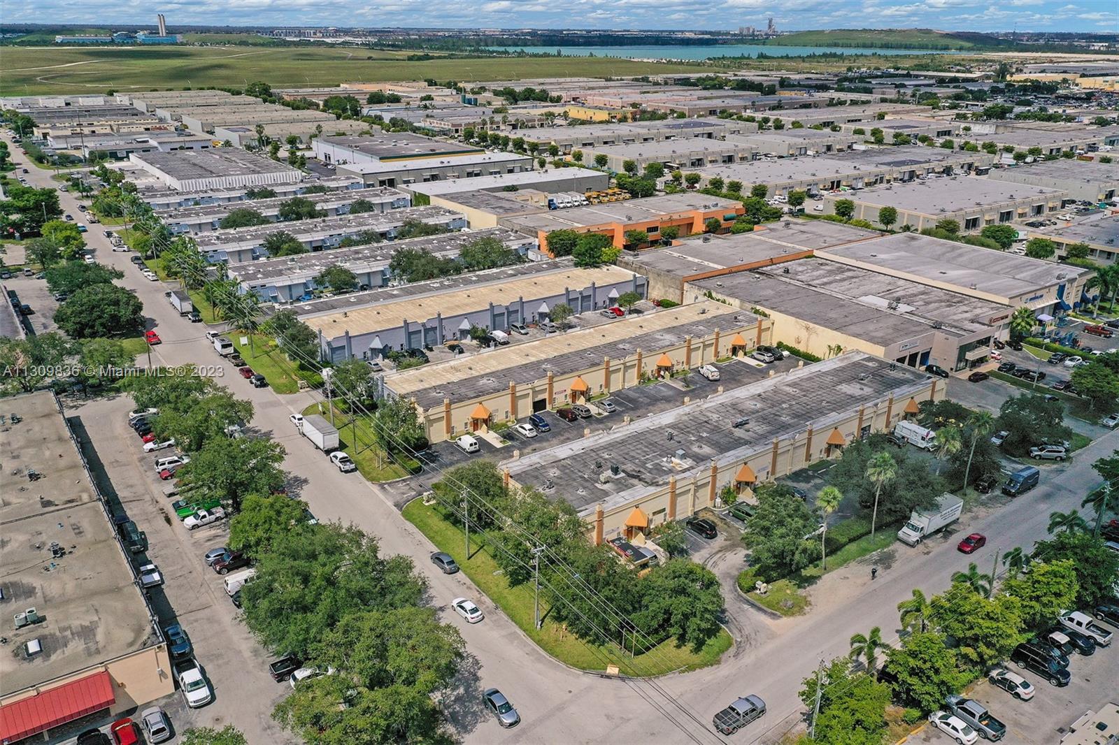 See details 6404-6406 / sq. ft. $ 2022-12-01 0 Photo