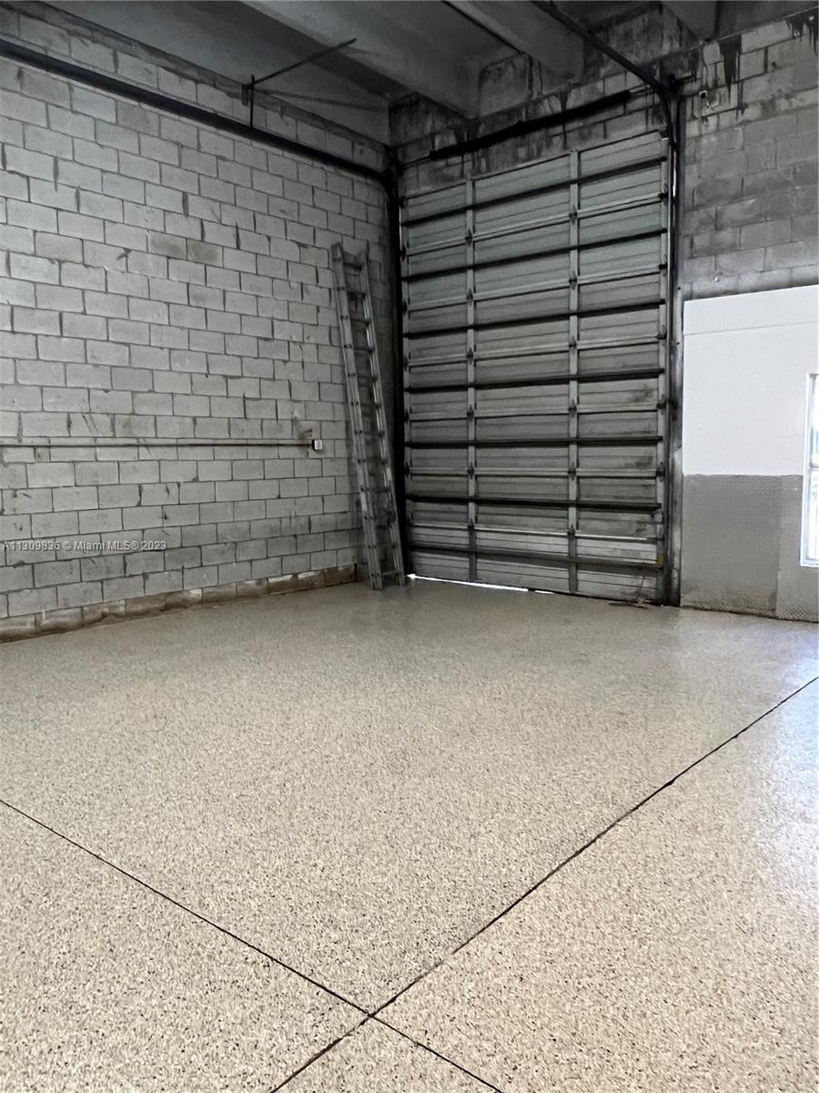 See details 6404-6406 / sq. ft. $ 2022-12-01 0 Photo