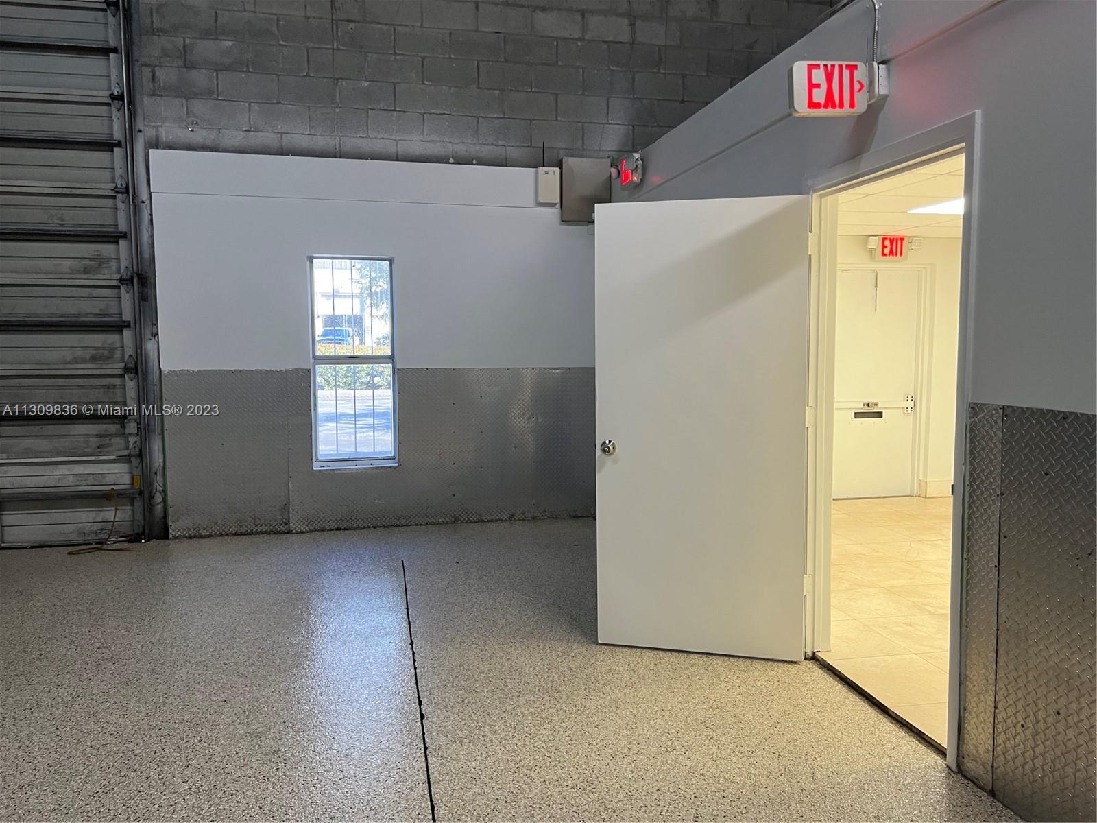 See details 6404-6406 / sq. ft. $ 2022-12-01 0 Photo