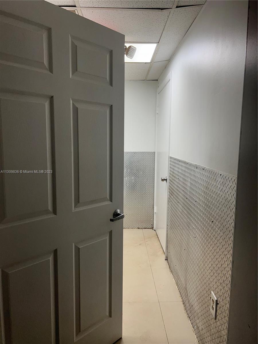 See details 6404-6406 / sq. ft. $ 2022-12-01 0 Photo