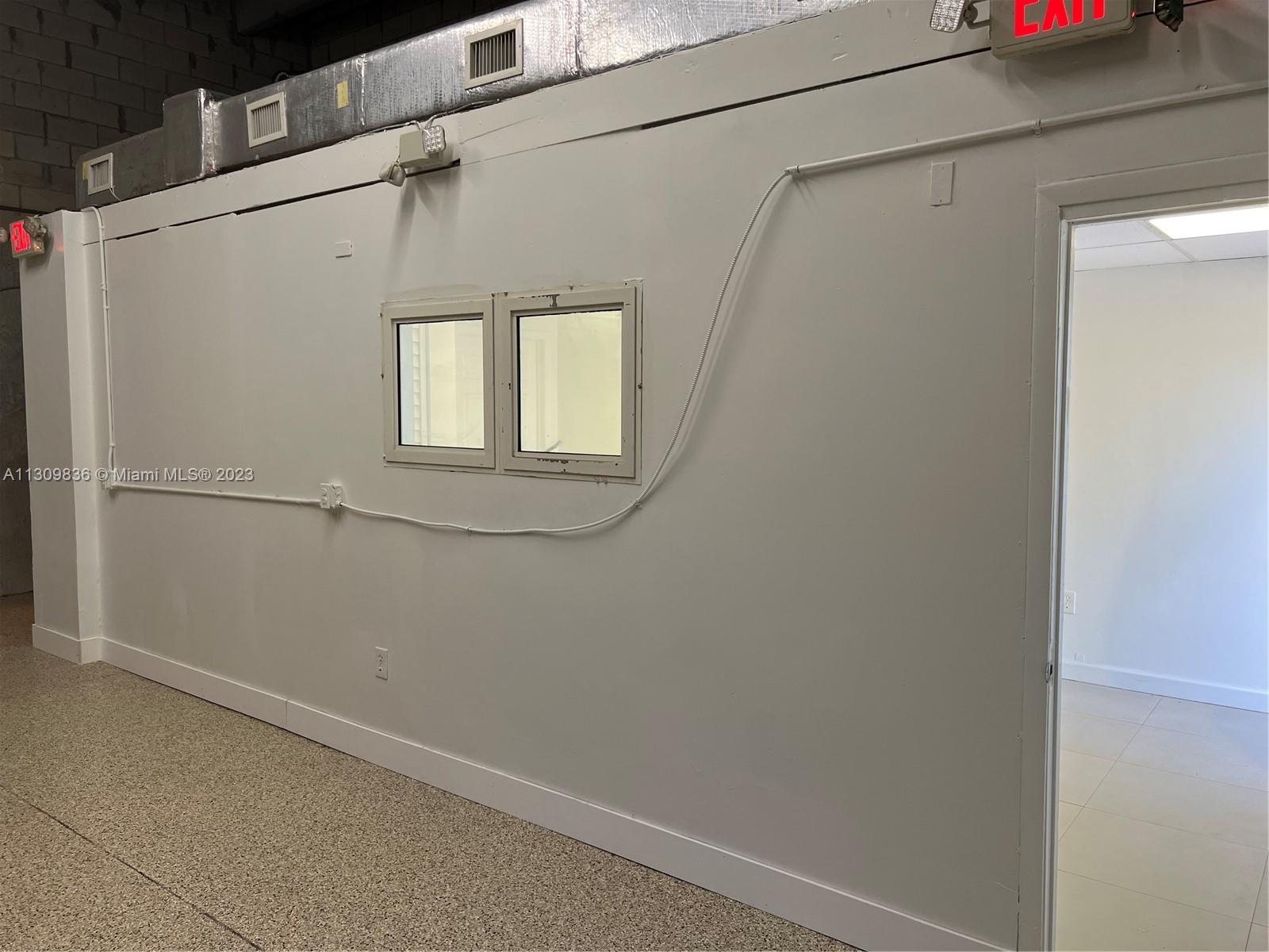 See details 6404-6406 / sq. ft. $ 2022-12-01 0 Photo