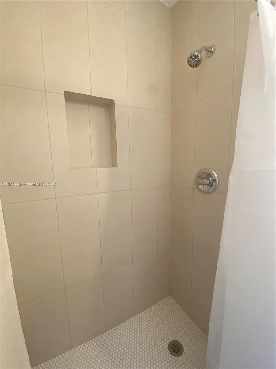 See details / 2003 sq. ft. $ 2022-12-01 0 Photo