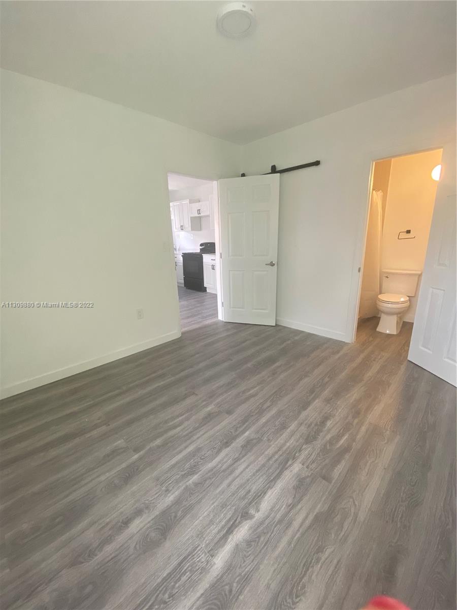See details / 2003 sq. ft. $ 2022-12-01 0 Photo