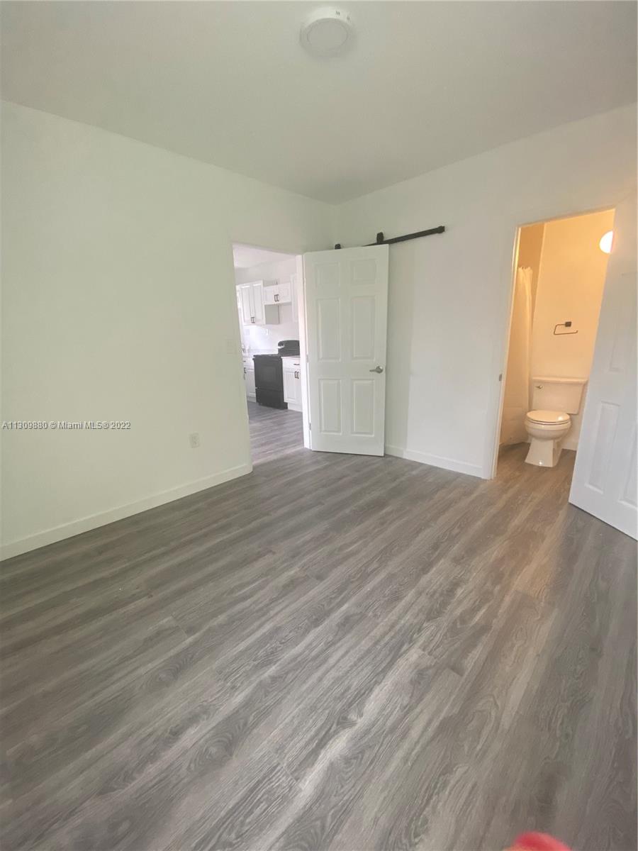 See details / 2003 sq. ft. $ 2022-12-01 0 Photo