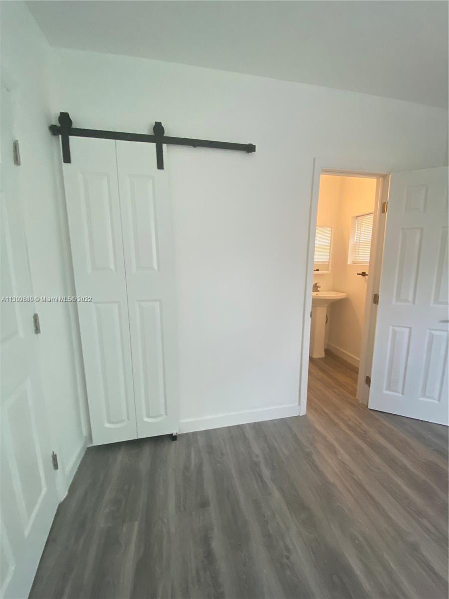 See details / 2003 sq. ft. $ 2022-12-01 0 Photo