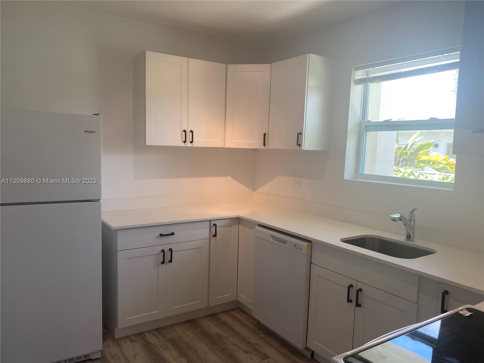 See details / 2003 sq. ft. $ 2022-12-01 0 Photo