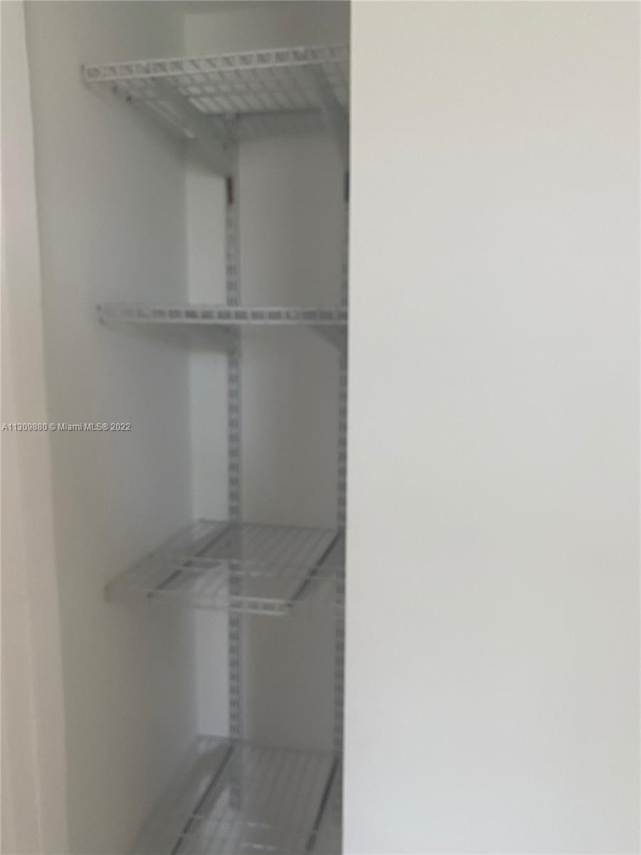 See details / 2003 sq. ft. $ 2022-12-01 0 Photo