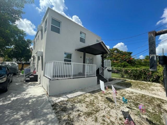 See details / 2003 sq. ft. $ 2022-12-01 0 Photo