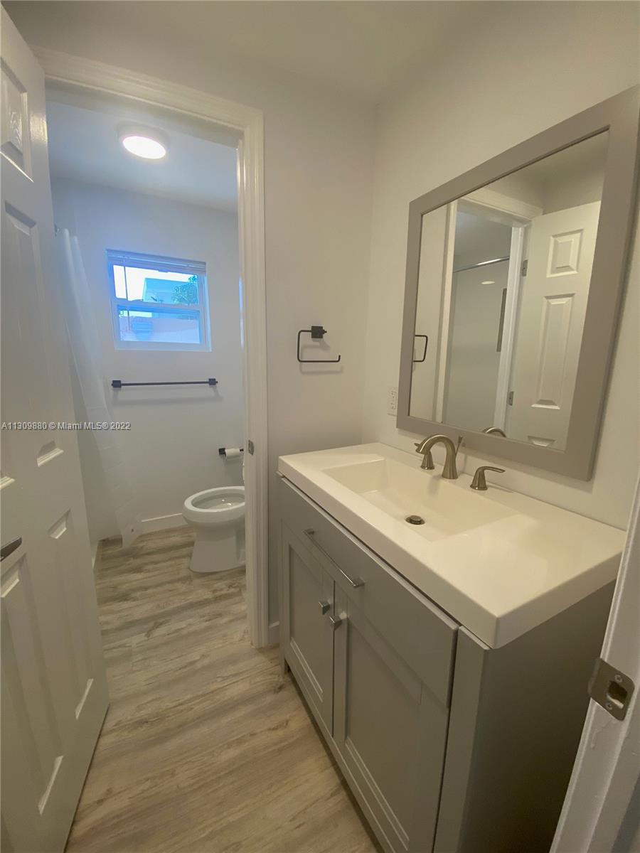 See details / 2003 sq. ft. $ 2022-12-01 0 Photo