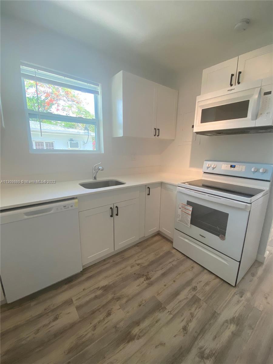 See details / 2003 sq. ft. $ 2022-12-01 0 Photo