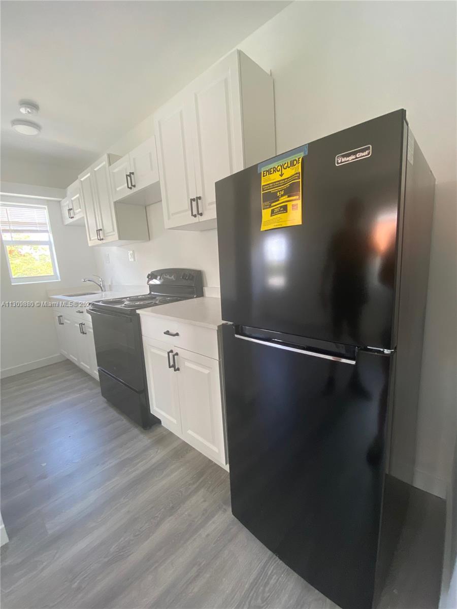See details / 2003 sq. ft. $ 2022-12-01 0 Photo