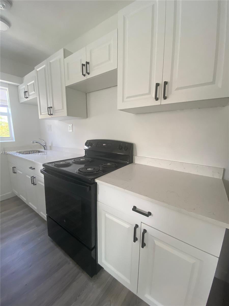See details / 2003 sq. ft. $ 2022-12-01 0 Photo