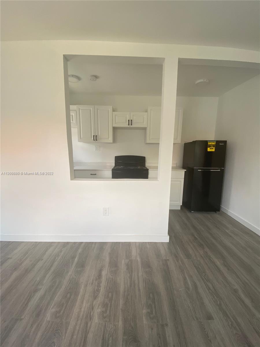 See details / 2003 sq. ft. $ 2022-12-01 0 Photo