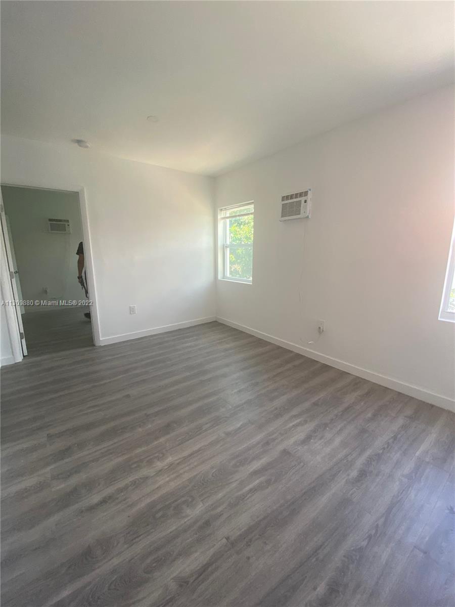 See details / 2003 sq. ft. $ 2022-12-01 0 Photo