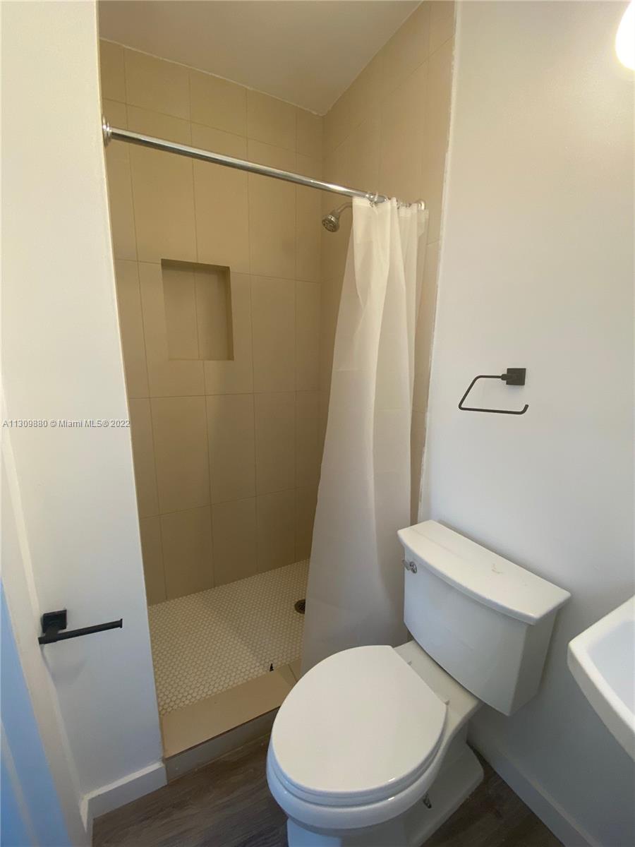 See details / 2003 sq. ft. $ 2022-12-01 0 Photo