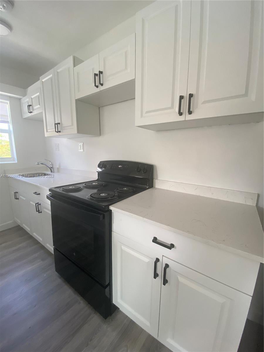 See details / 2003 sq. ft. $ 2022-12-01 0 Photo