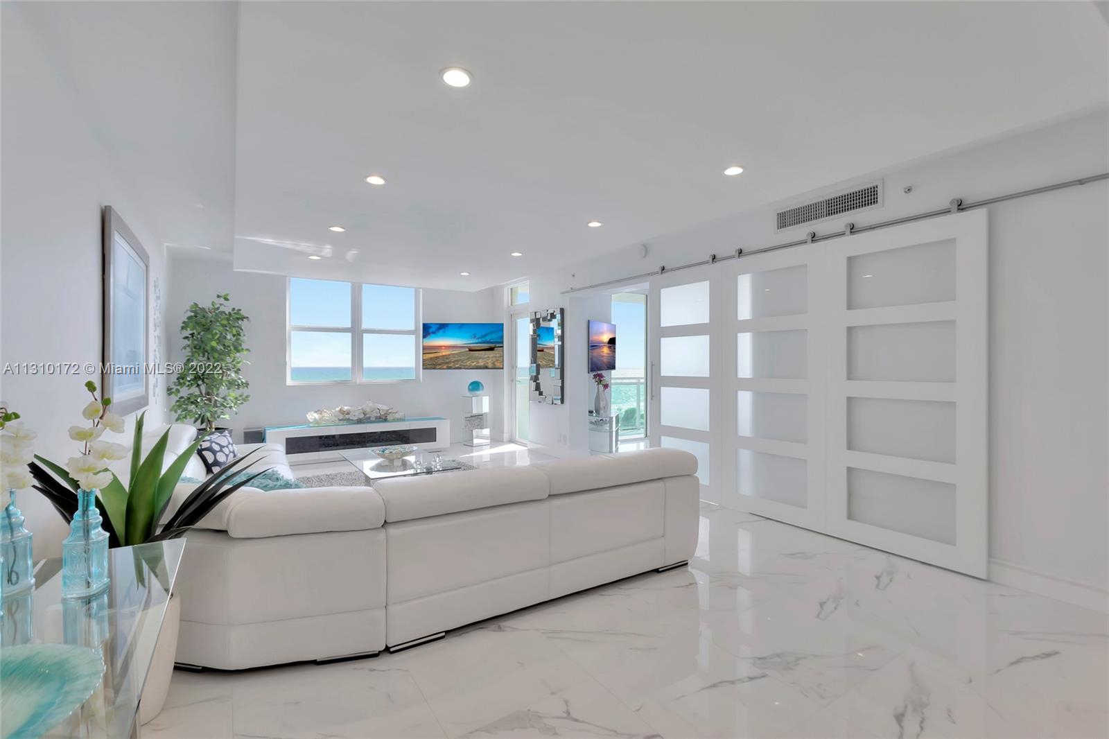 Photo of 3001 Ocean Dr #711, Hollywood, Florida, 33019 -