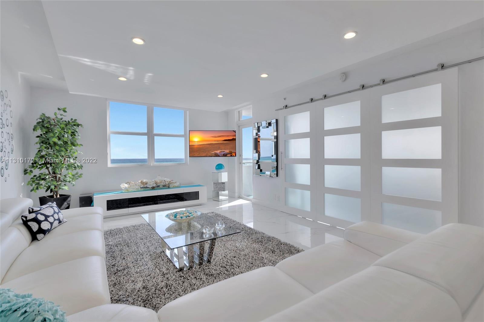 Photo of 3001 Ocean Dr #711, Hollywood, Florida, 33019 -
