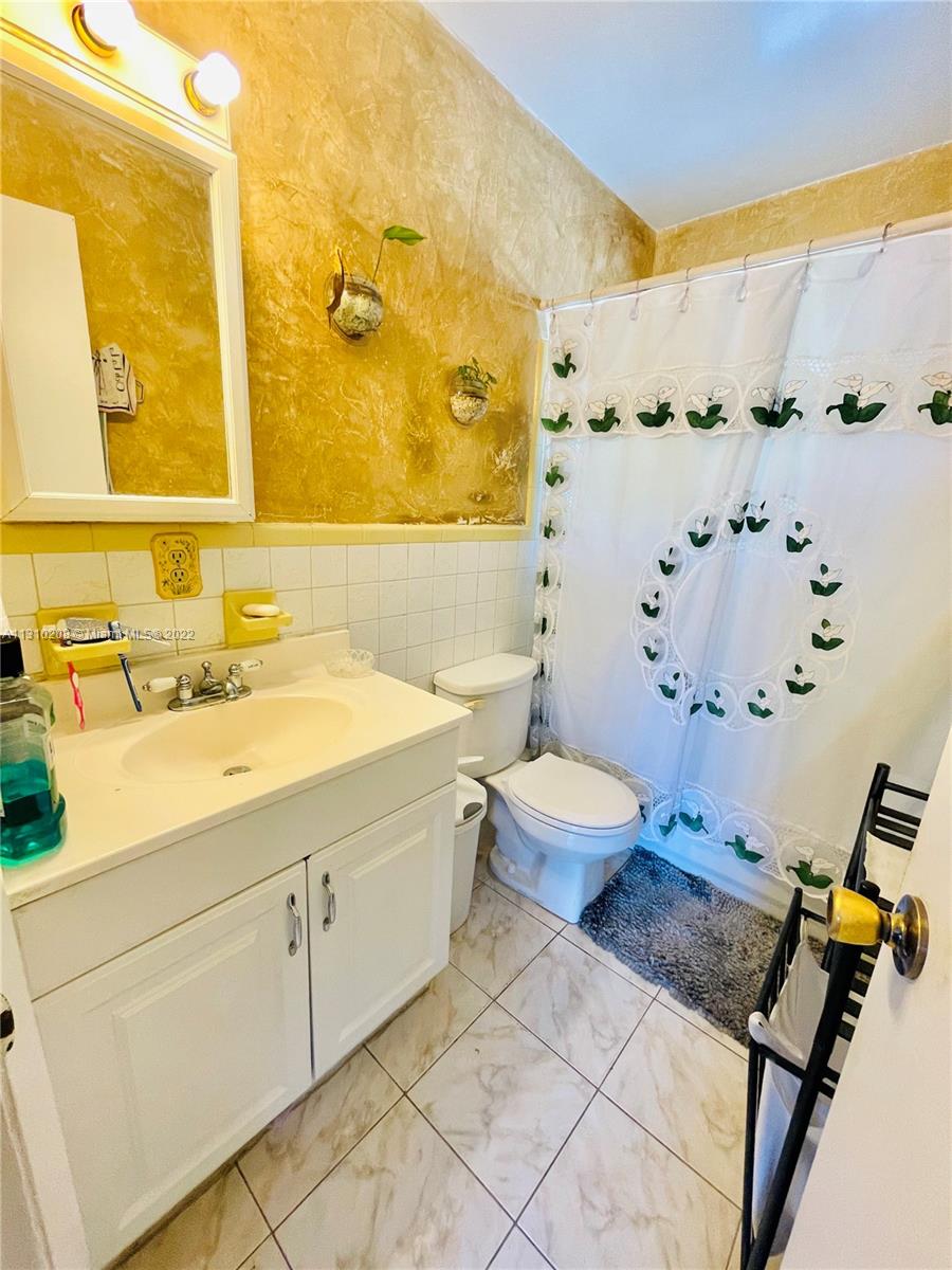 See details / 2486 sq. ft. $ 2022-12-01 0 Photo