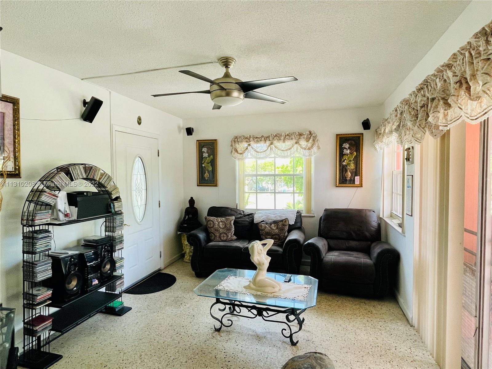 See details / 2486 sq. ft. $ 2022-12-01 0 Photo