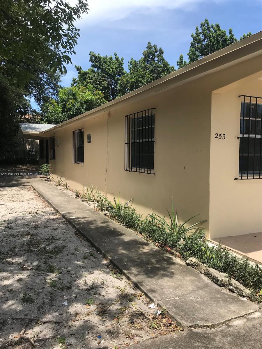 See details / 1690 sq. ft. $ 2022-12-02 0 Photo