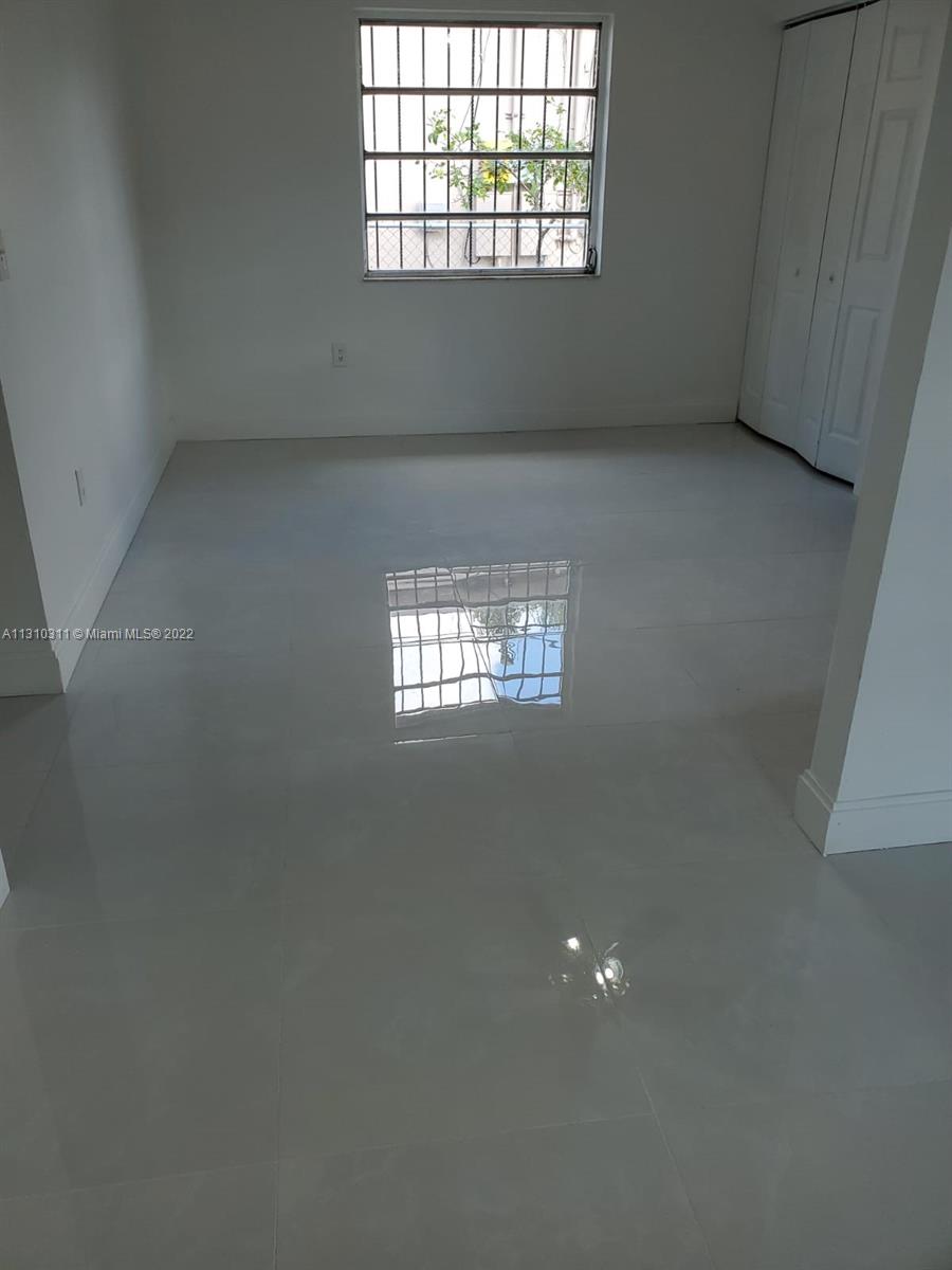 See details / 1690 sq. ft. $ 2022-12-02 0 Photo