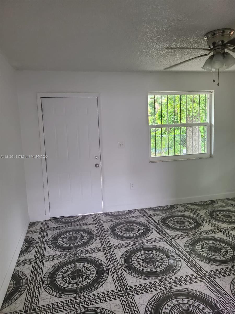 See details / 1690 sq. ft. $ 2022-12-02 0 Photo