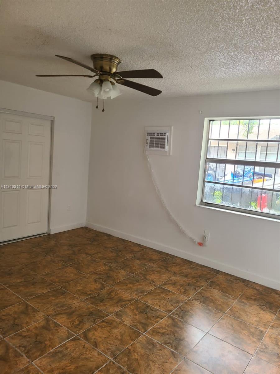 See details / 1690 sq. ft. $ 2022-12-02 0 Photo