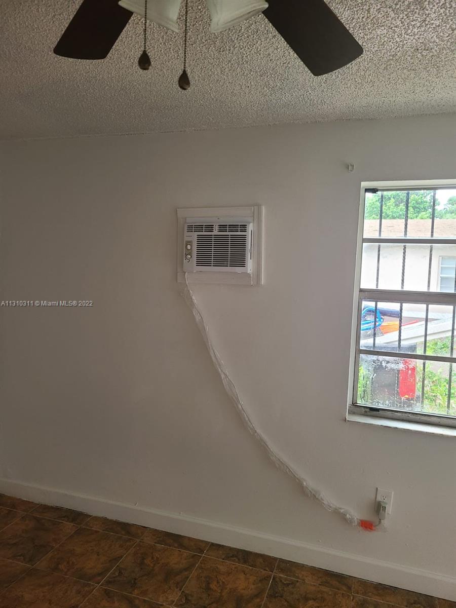 See details / 1690 sq. ft. $ 2022-12-02 0 Photo