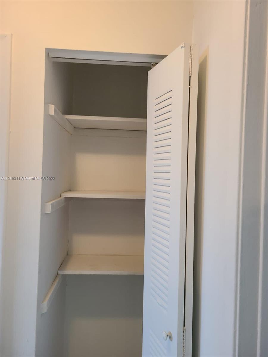 See details / 1690 sq. ft. $ 2022-12-02 0 Photo