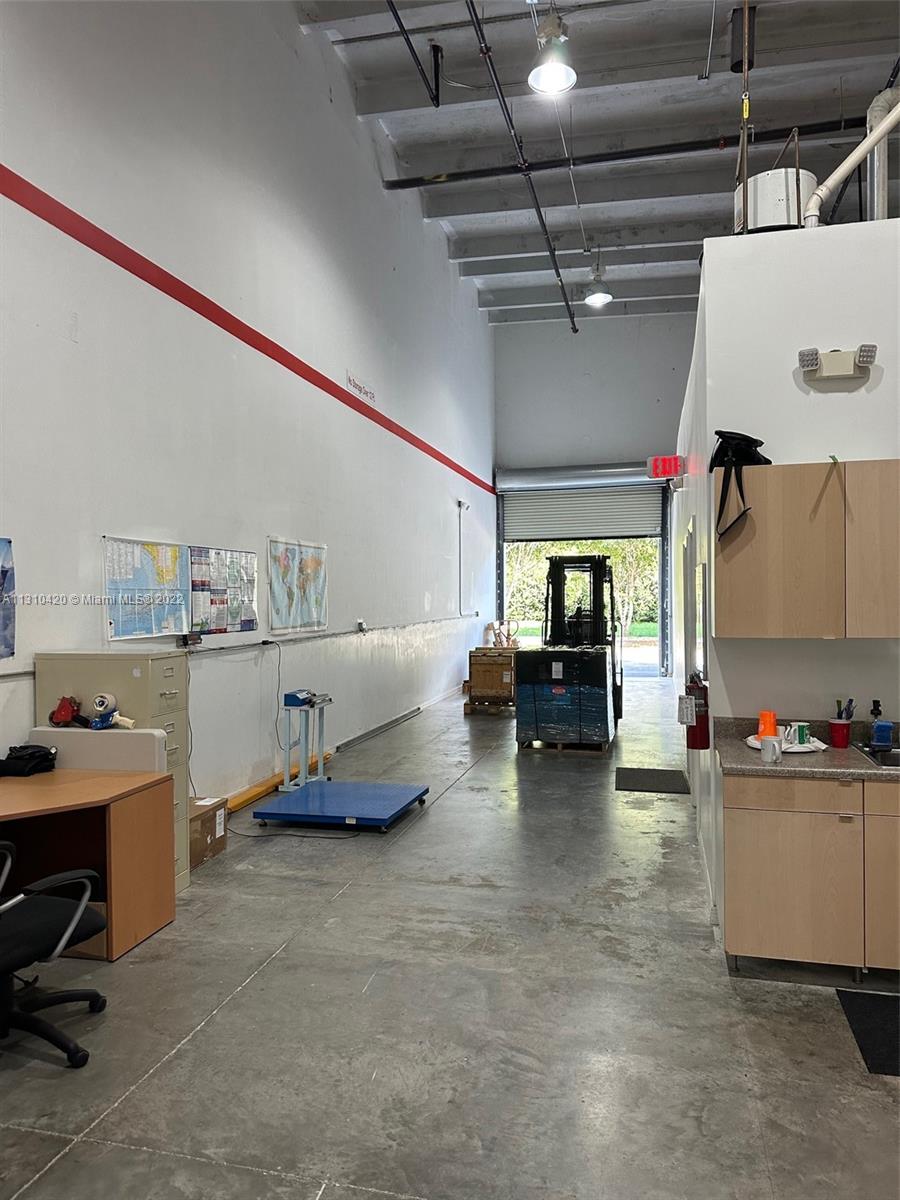 See details 119 / sq. ft. $ 2022-12-06 0 Photo