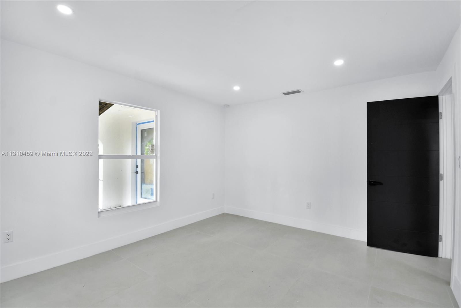 See details / 1516 sq. ft. $ 2022-12-02 0 Photo