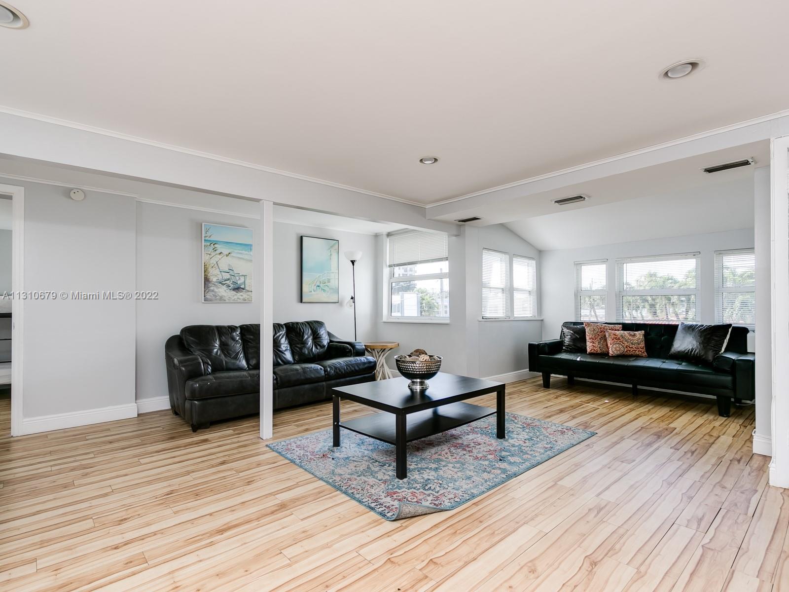 See details / sq. ft. $ 2022-12-02 0 Photo