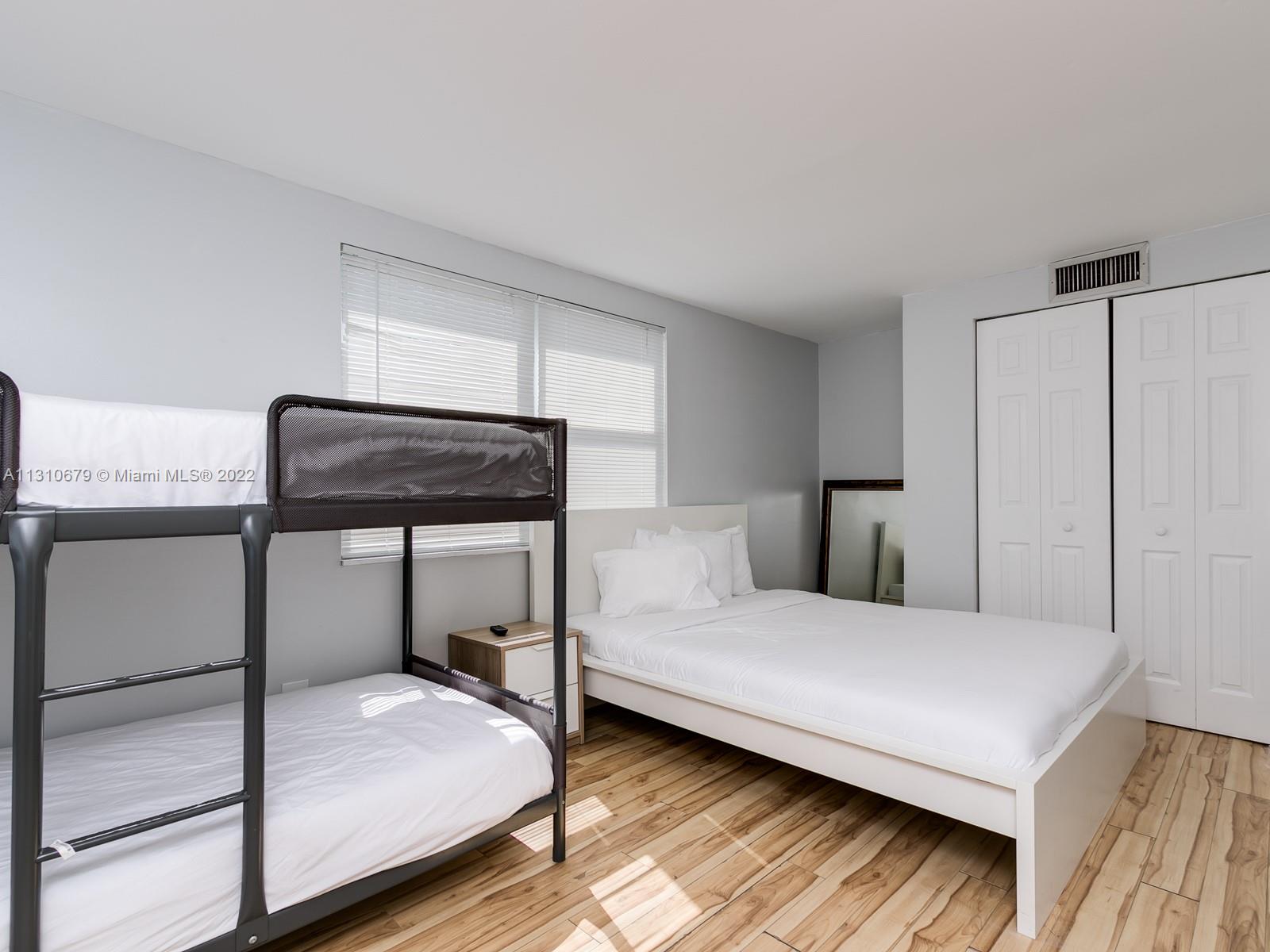 See details / sq. ft. $ 2022-12-02 0 Photo