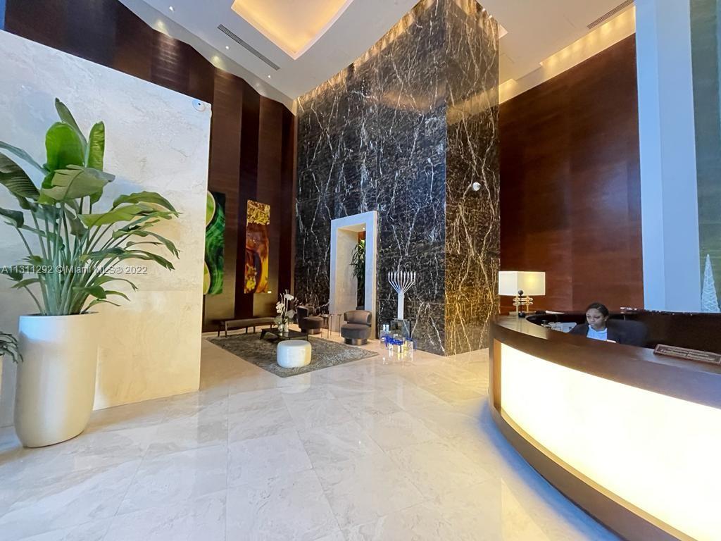 Ver detalles 3501 4 / 4 2768 sq. ft. $ 2023-01-25 0 foto