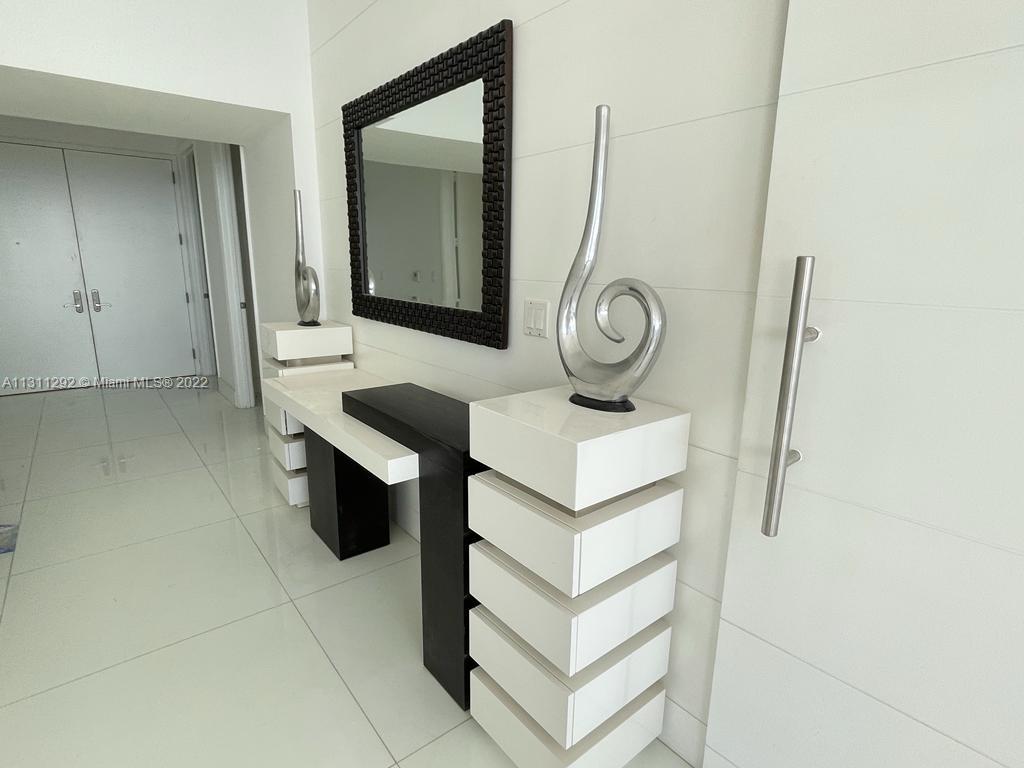 Ver detalles 3501 4 / 4 2768 sq. ft. $ 2023-01-25 0 foto