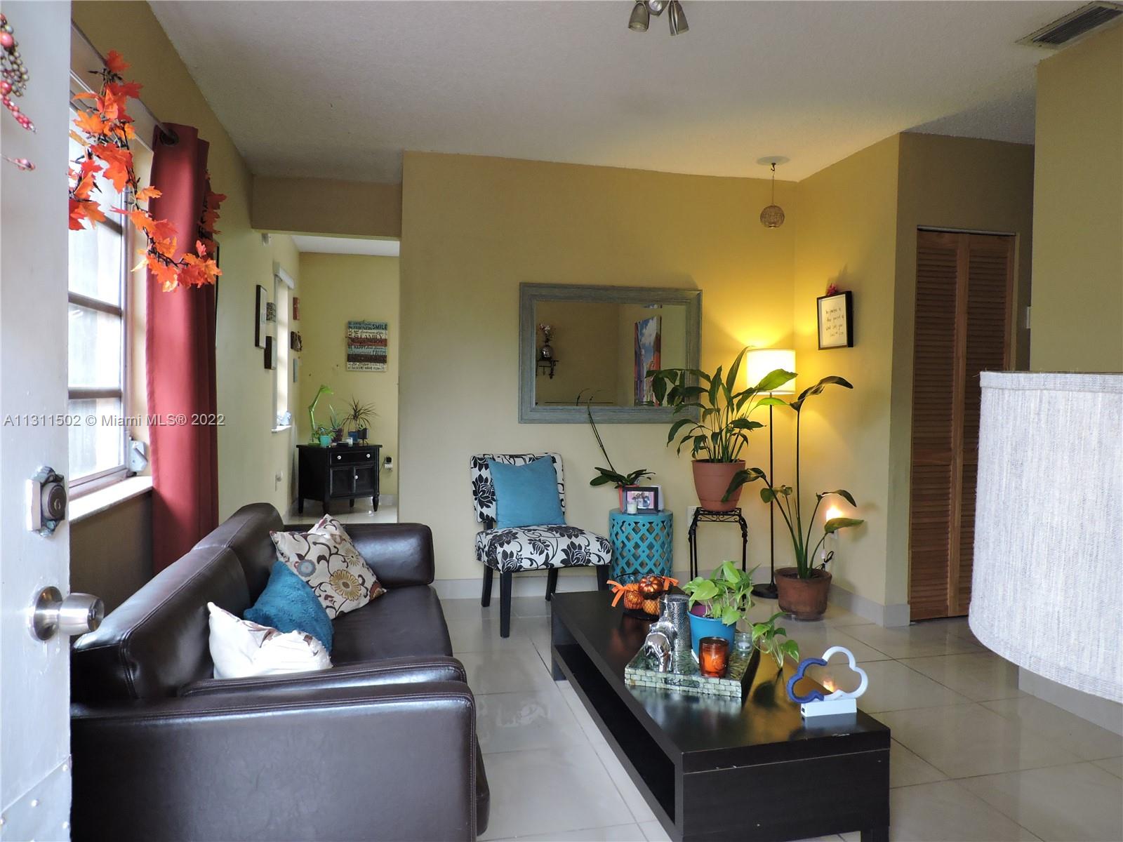 See details / 1820 sq. ft. $ 2022-12-05 0 Photo